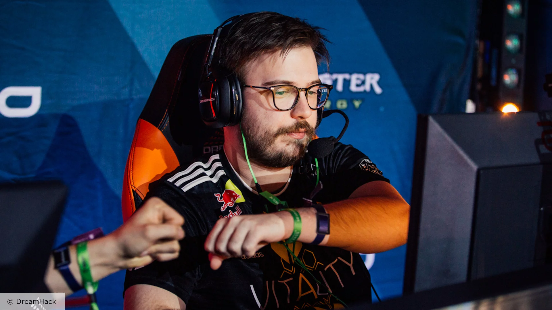 csgo-play-decade-happy