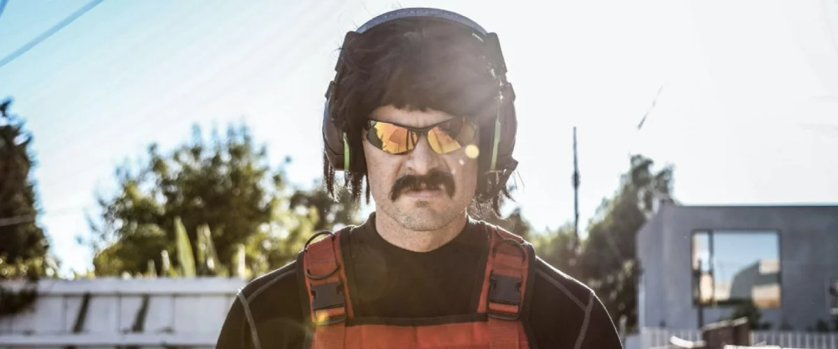 Dr Disrespect ç’instalon Apex Legends pas një problemi me audion