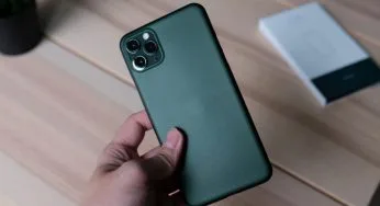 iPhone-ët e këtij viti mund të mos përfshijnë një karikues në kuti