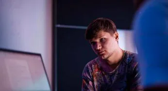 Legjendat e CS:GO, S1mple & Zeus bëhen ban nga Twitch për herë të tretë