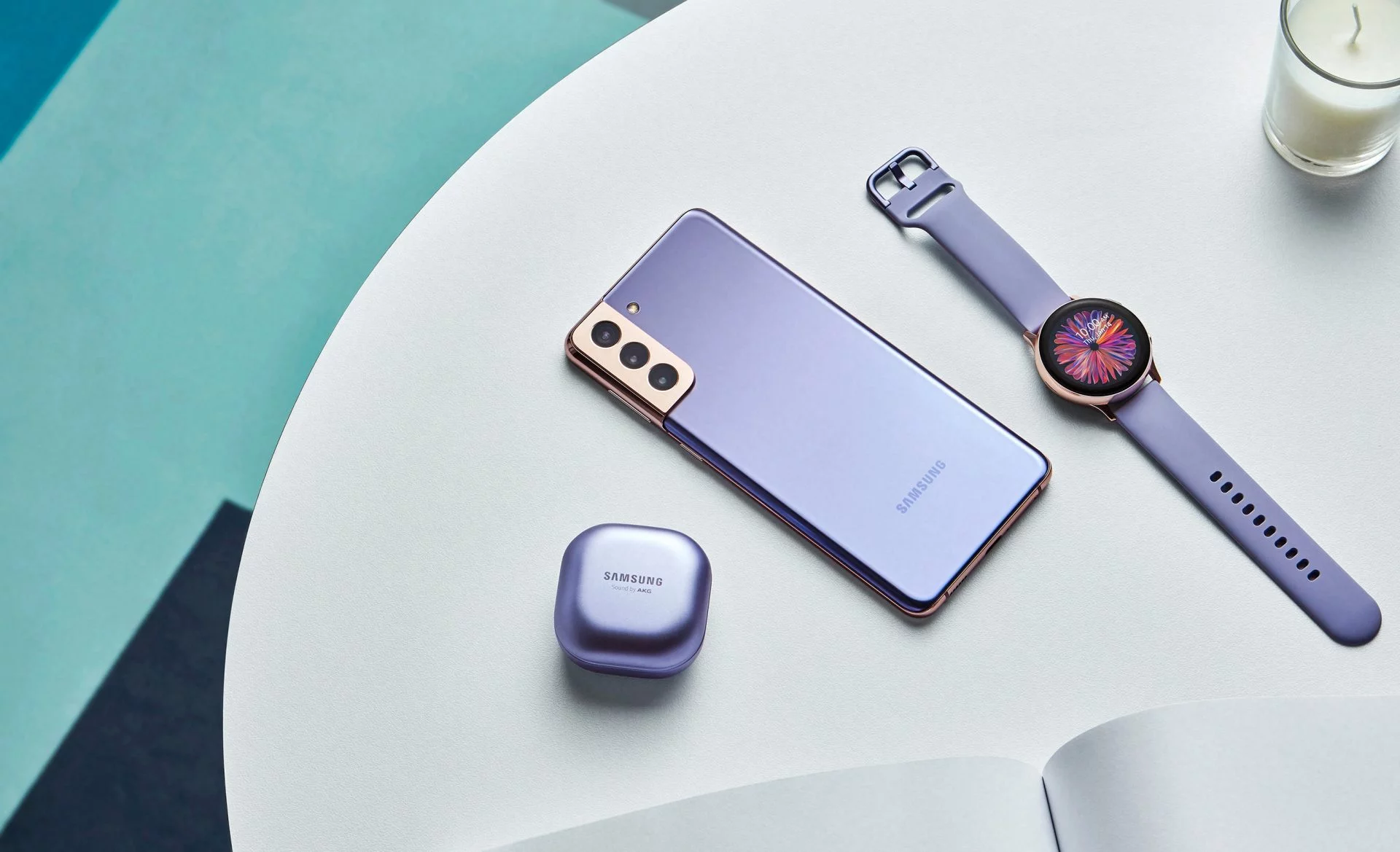 05_galaxys21_plus_budspro_watch_lifestyle_violet_201230074837