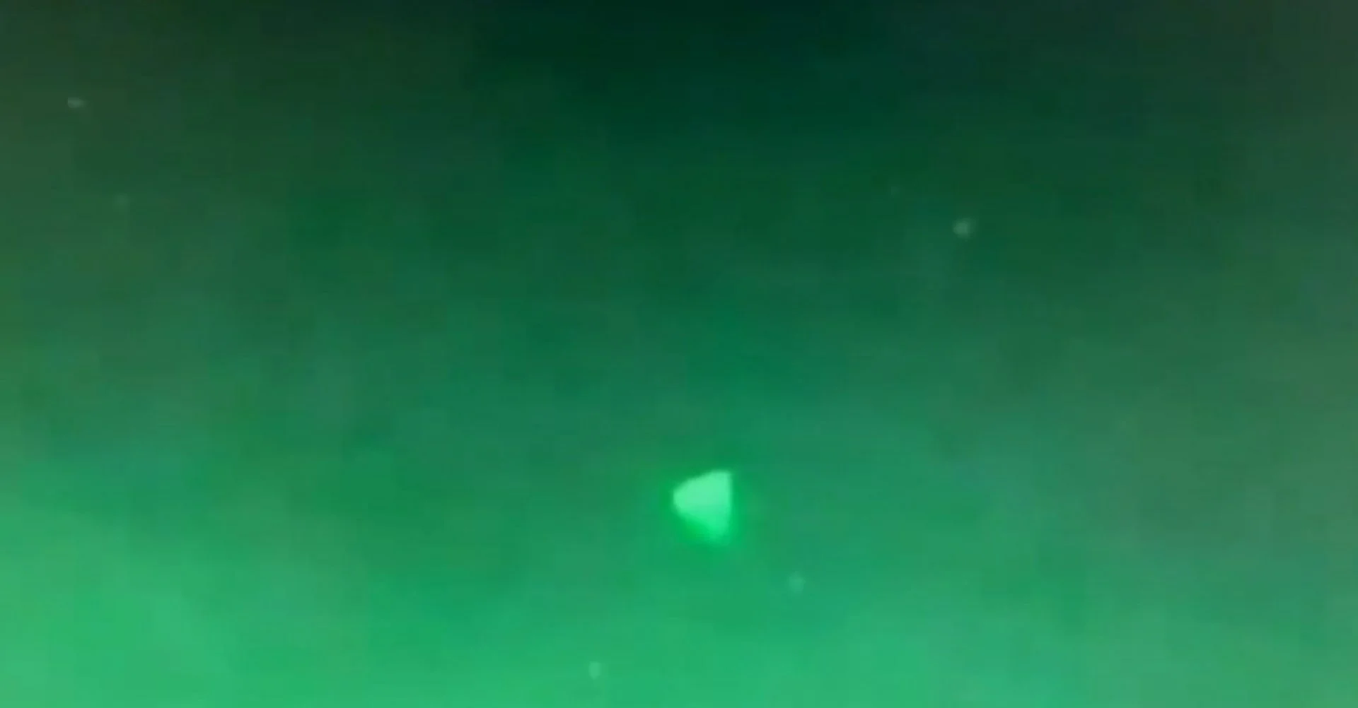 Ushtria Amerikane zbulon një video ku tregohen UFO