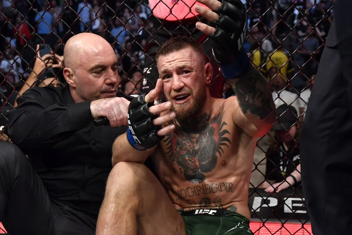 Joe Rogan shpjegon se si Conor McGregor mund të ketë thyer këmbën