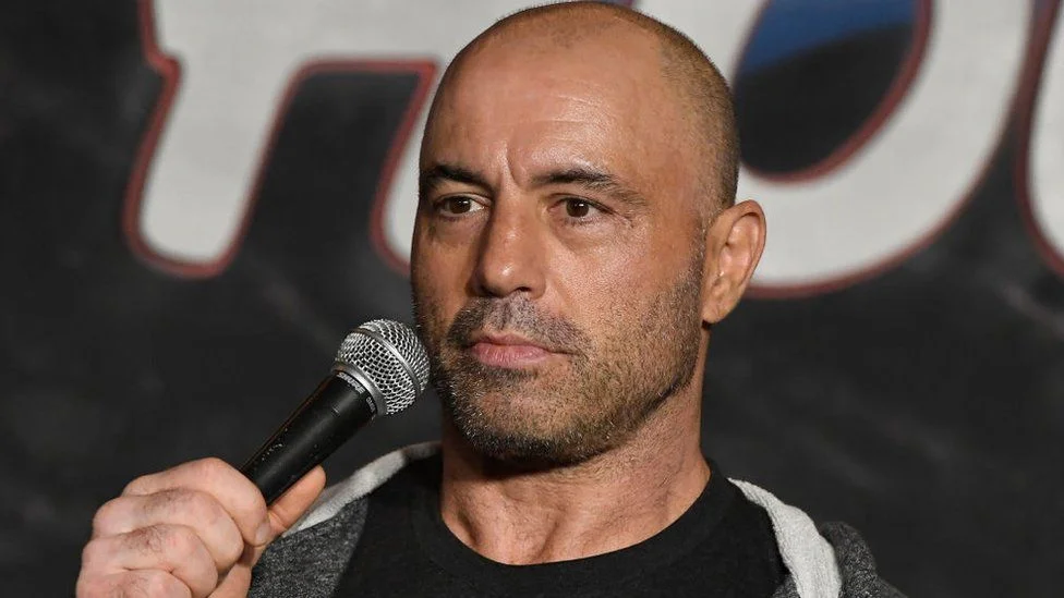 Joe Rogan përgjigjet ndaj akuzave për racizëm
