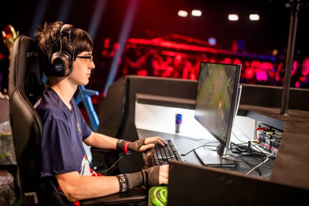 Si të regjistroheni në Red Bull Solo Q Qualifiers